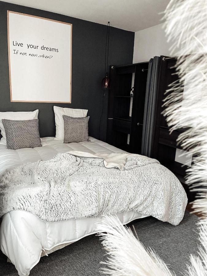 Le Cocon Blanc - T2 - Parking Prive - Balcon - Nouvelle Ville, Gare * Metz