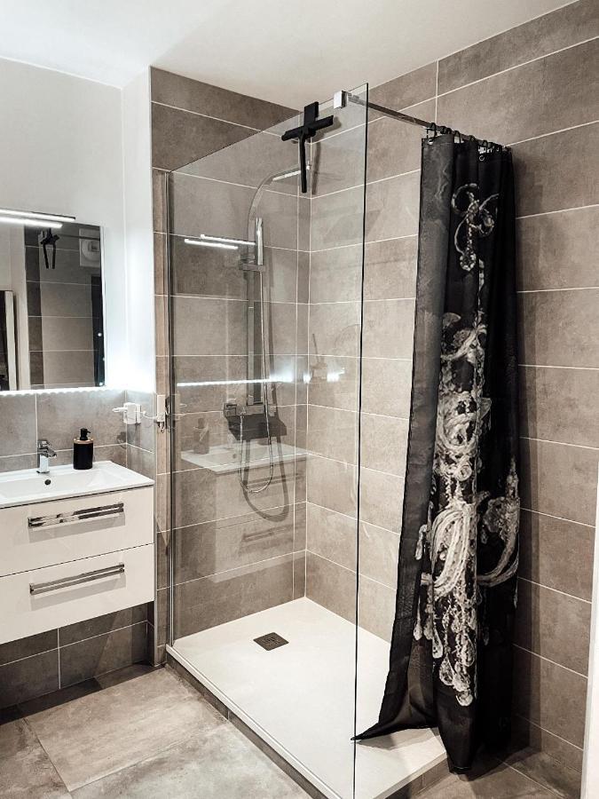 Apartment Le Cocon Blanc - T2 - Parking Prive - Balcon - Nouvelle Ville, Gare
